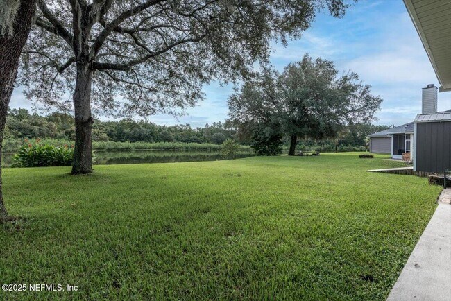 Building Photo - 612 Chestwood Chase Dr