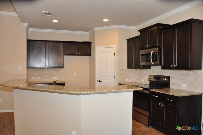 Building Photo - 5603 Drury Ln