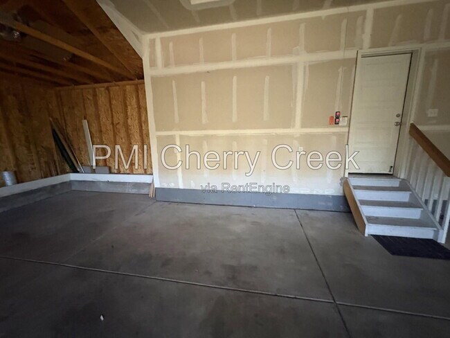 Building Photo - 22472 E Union Cir