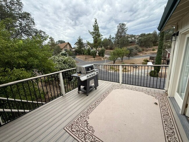 Building Photo - Resort-Style Living at Poker Flats gated community – 4 BR / 3 BA Multi-Level Home