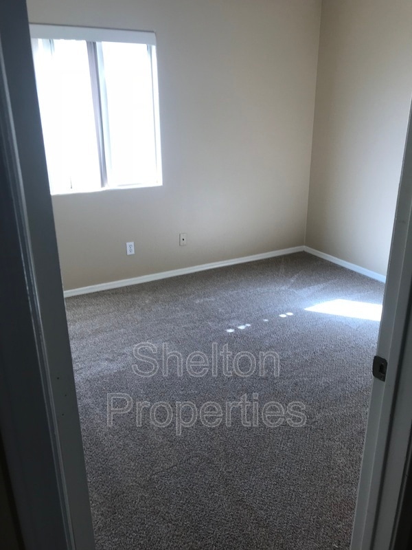 Building Photo - 17425 N 14th St