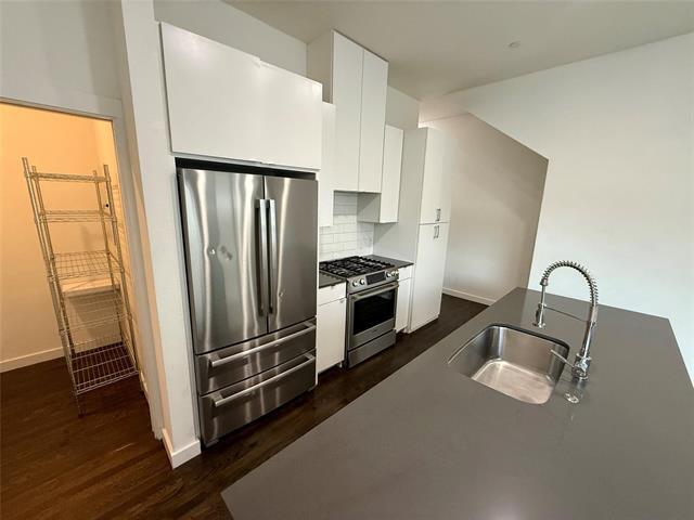 Building Photo - 4211 Delano Pl