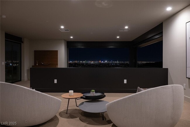Building Photo - 810 Dragons Eye Dr