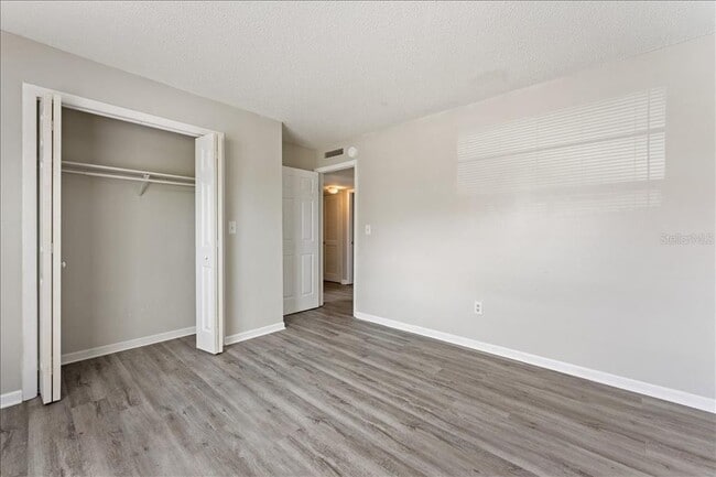 Building Photo - 7210 N Manhattan Ave