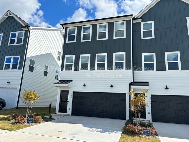 Building Photo - 2795 Cassius Dr