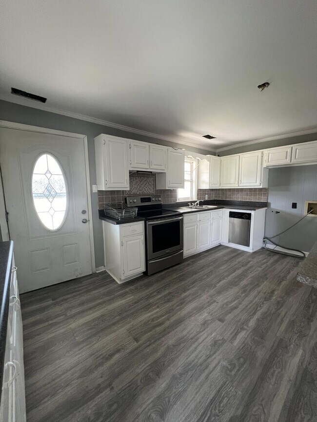 Building Photo - 59 Beaver Rd