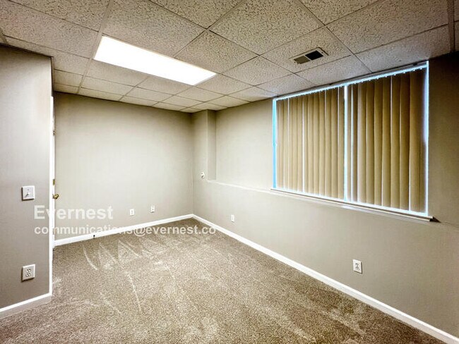 Building Photo - 205 Camellia Dr