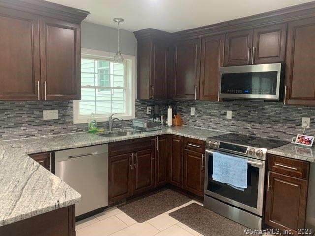 Building Photo - 994 Bunker Hill Ave