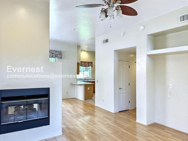 Building Photo - 3-Bedroom Home with Garage / Pet-Friendly ...