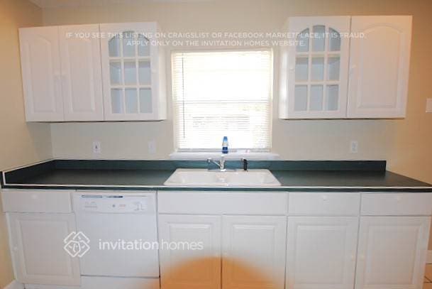 Building Photo - 3236 Forestbrook Dr N