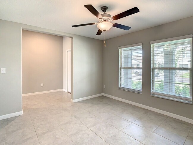 Building Photo - Beautiful 4 bedroom 2.5 bathroom Single Family House! Like new!