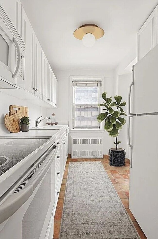 Primary Photo - Spacious 1 Bedroom 1 Bathroom