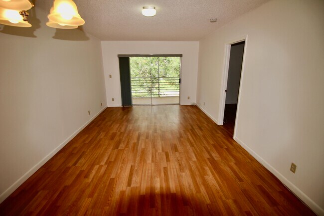 Building Photo - 8405 NW 61st St