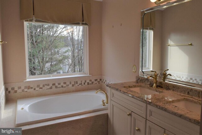 Building Photo - 8933 Royal Astor Way
