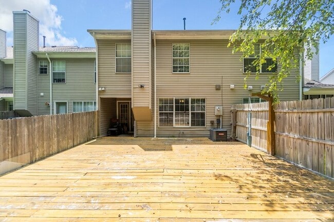 Building Photo - 1864 Abbotsbury Way