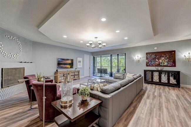 Building Photo - 9333 Memorial Dr