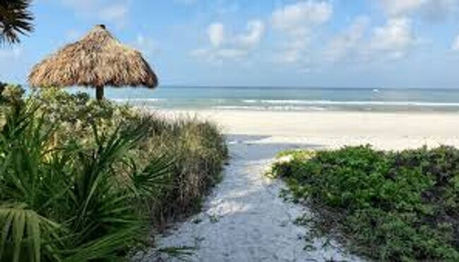 Building Photo - SEASONAL BEACH ACCESS 2/2 CONDO ON FT. MYERS BEACH!!!