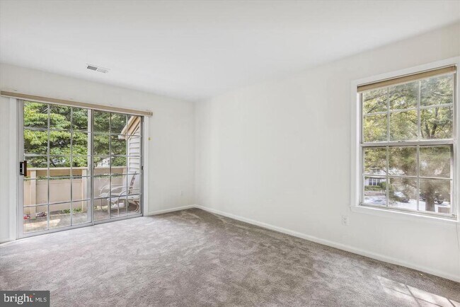 Building Photo - 2224 Springwood Dr