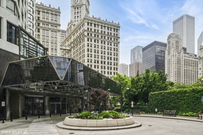 Primary Photo - 405 N Wabash Ave