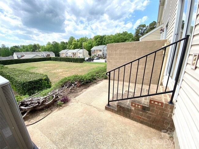 Building Photo - 1931 Lancer Ct