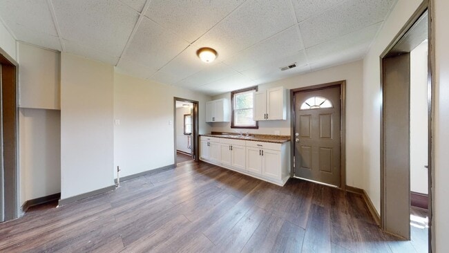 Building Photo - Cudell Area - 4 Bedroom Single Family Home