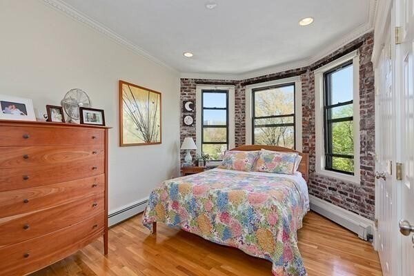 Building Photo - 61 Park Dr