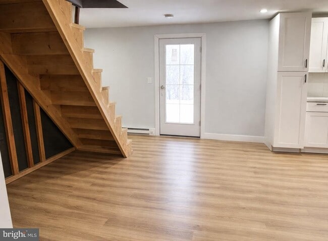 Building Photo - 504-506 Pine Hill St