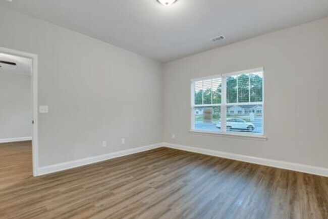 Building Photo - 120 B Smithfield Dr
