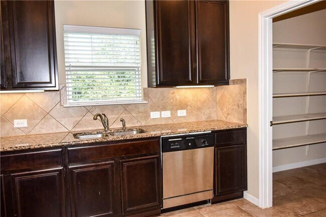 Building Photo - 8548 White Ibis Dr