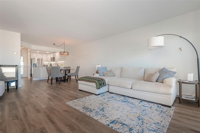 Building Photo - 2731 NE 14th Street Causeway