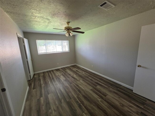 Building Photo - 9723 Huntington Way Dr