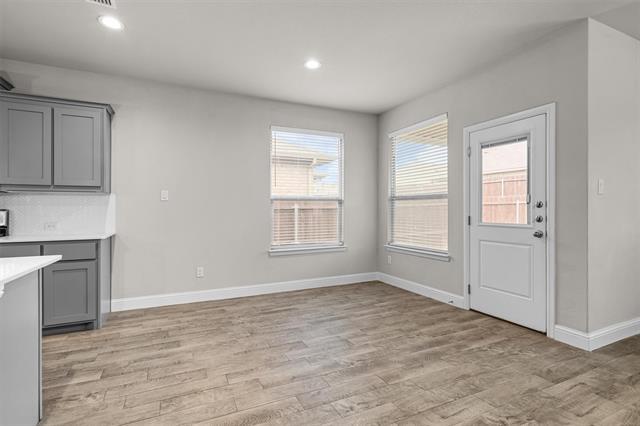 Building Photo - 825 Blackhorse Trl