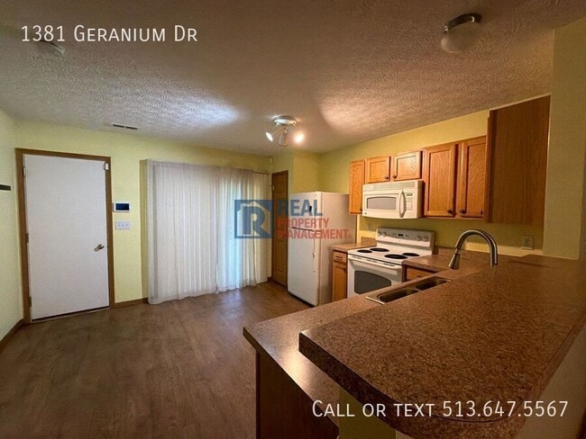 Building Photo - 1381 Geranium Dr