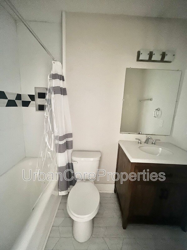 Building Photo - 360 13th Ave NE