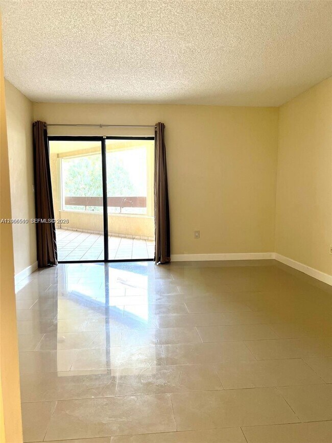 Building Photo - 8830 SW 123rd Ct