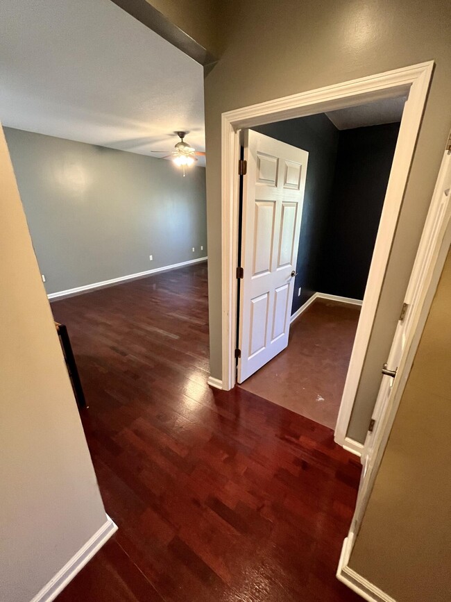 Building Photo - 1115 Kennesaw Ridge Rd