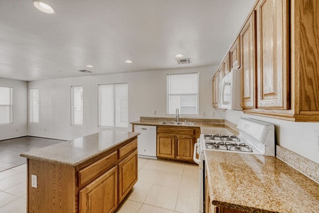 Building Photo - 2 Story 4 Bedroom Home In Henderson