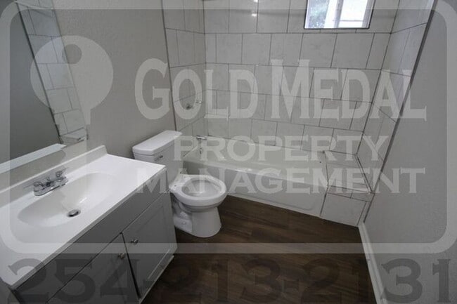 Building Photo - 711 W Avenue C