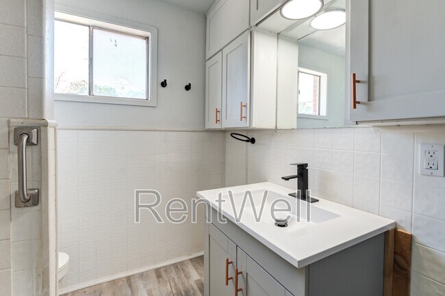Building Photo - 2525 63rd St