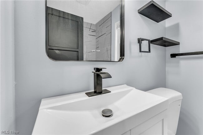 Building Photo - 4026 W 144th St
