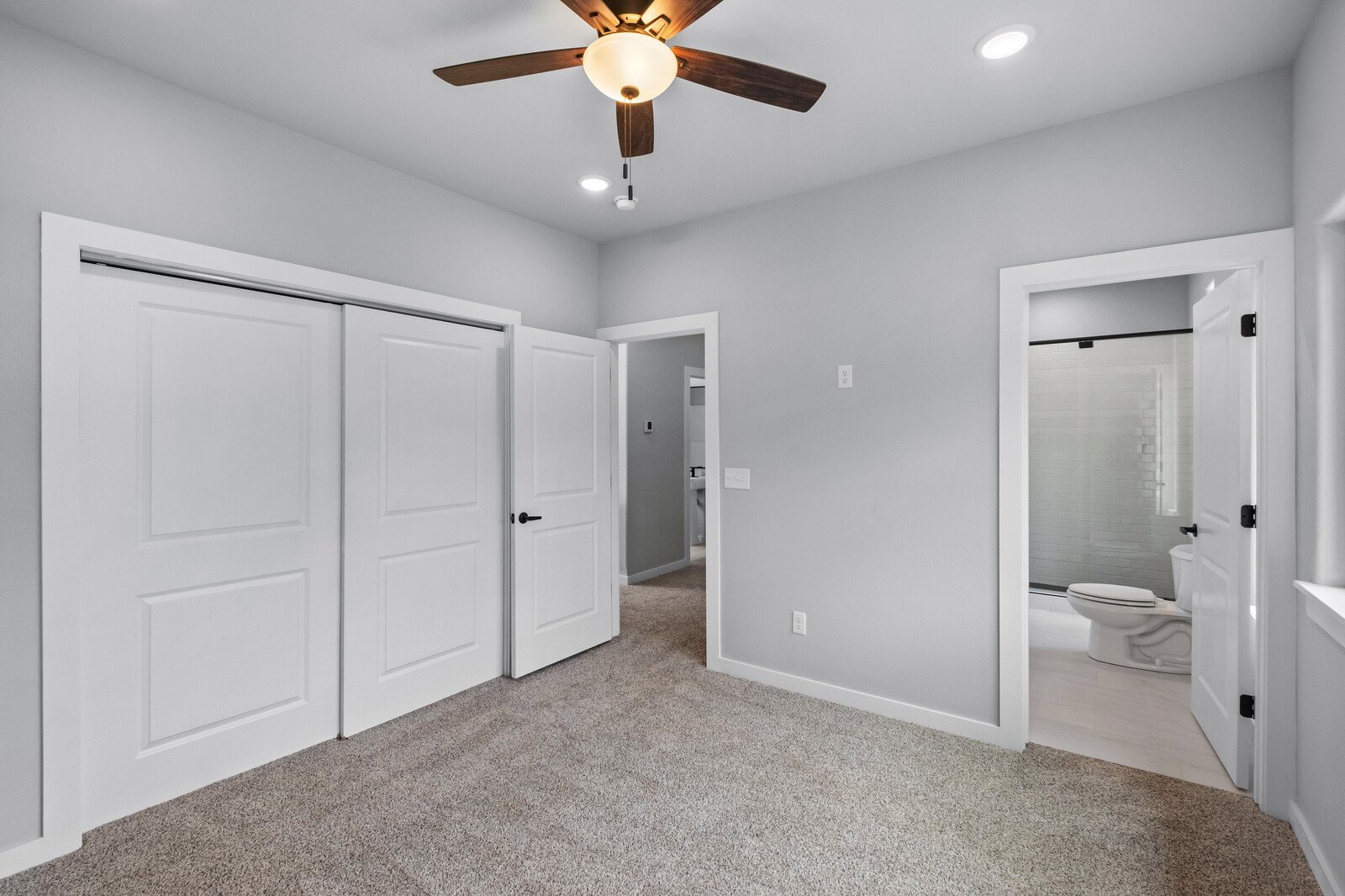 Building Photo - 2 Brightling Ln