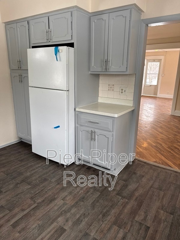 Building Photo - 742 W Homer St