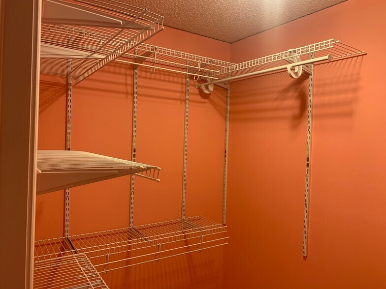 Building Photo - 61 Trotters Way