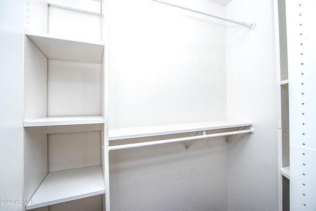 Building Photo - 626 W 14th St