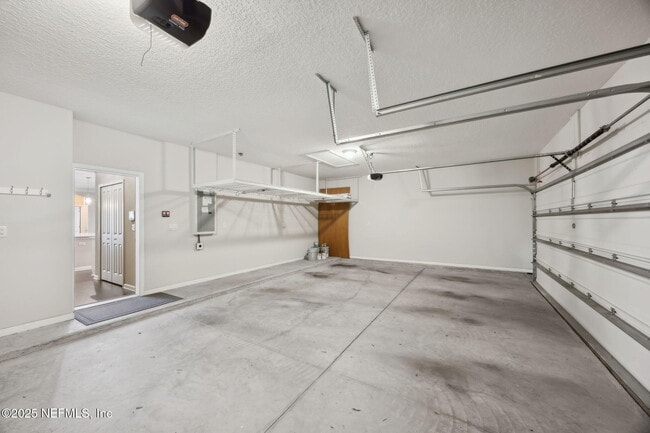 Building Photo - 2719 Chapman Oak Dr