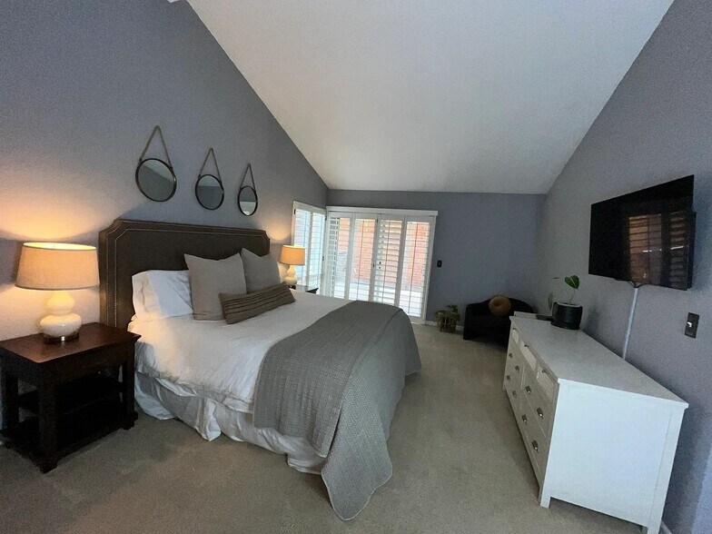 Primary bedroom - 413 La Quinta Ct