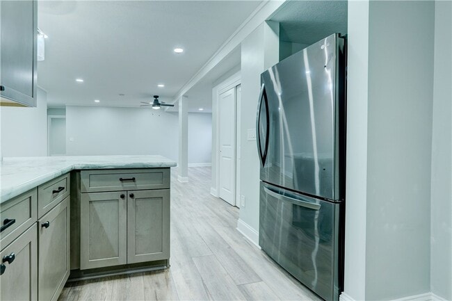 Building Photo - 138 S Union St