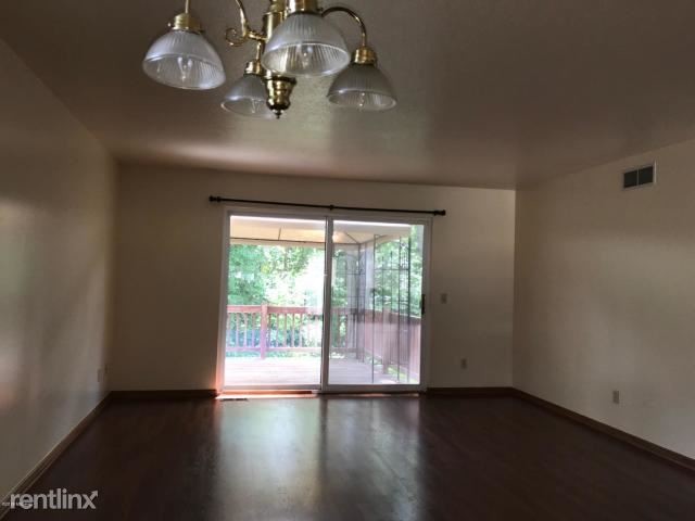 Building Photo - 3 br, 3 bath Duplex - 6065 Fairgrove St
