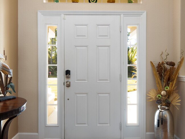 Building Photo - Move in with Zero Deposit! Turnkey Furnish...