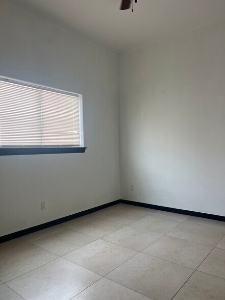 Building Photo - 4217 Colbath Ave